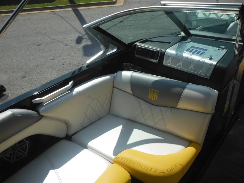 Slide: The Image of MasterCraft X25 2014 - 40