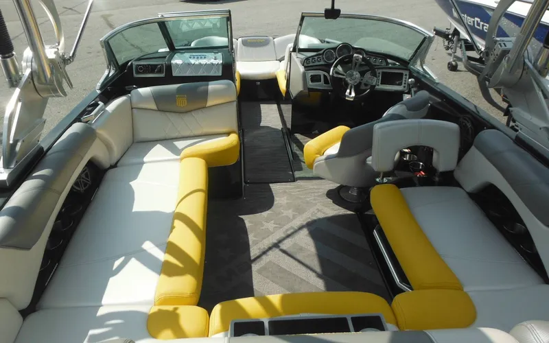 Slide: The Image of MasterCraft X25 2014 - 43