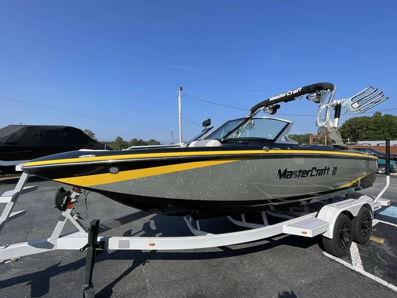 Slide: The Image of MasterCraft X25 2014 - 5