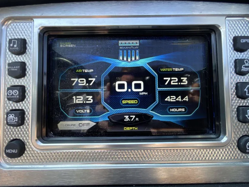 Slide: The Image of MasterCraft X25 2014 - 7