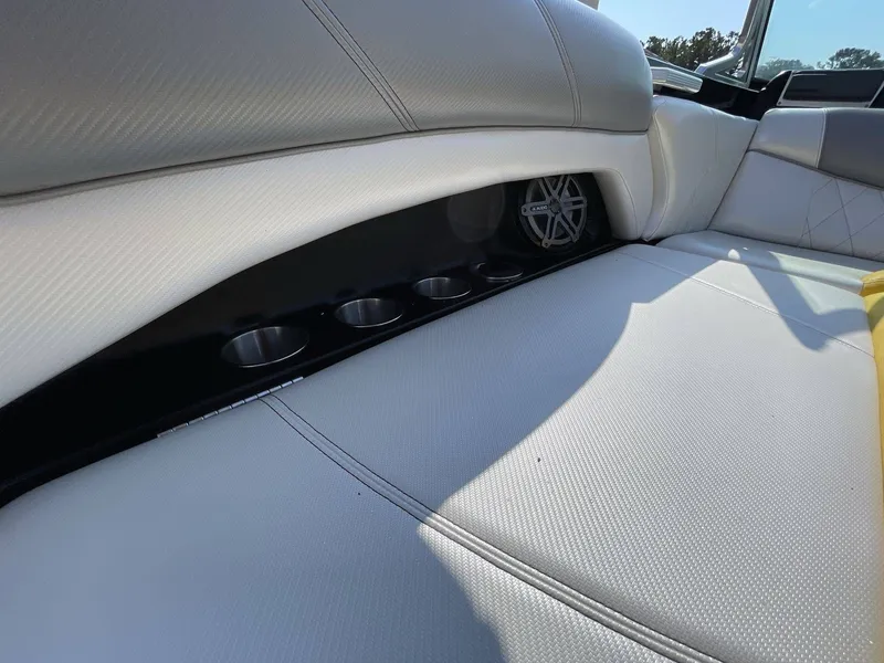 Slide: The Image of MasterCraft X25 2014 - 9