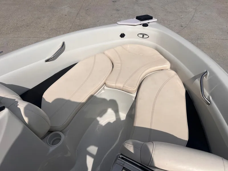 Slide: The Image of Tahoe Q5i 2013 - 7