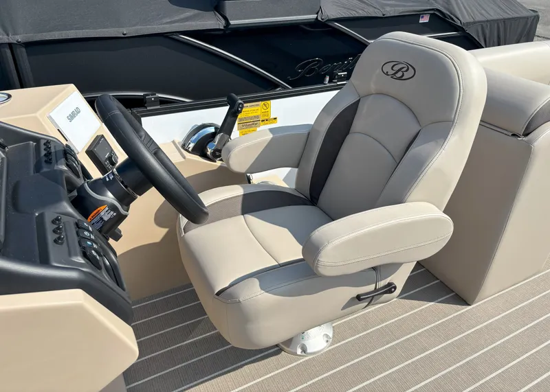 Slide: The Image of Bentley Pontoons Legacy 223 DL Navigator 2026 - 17