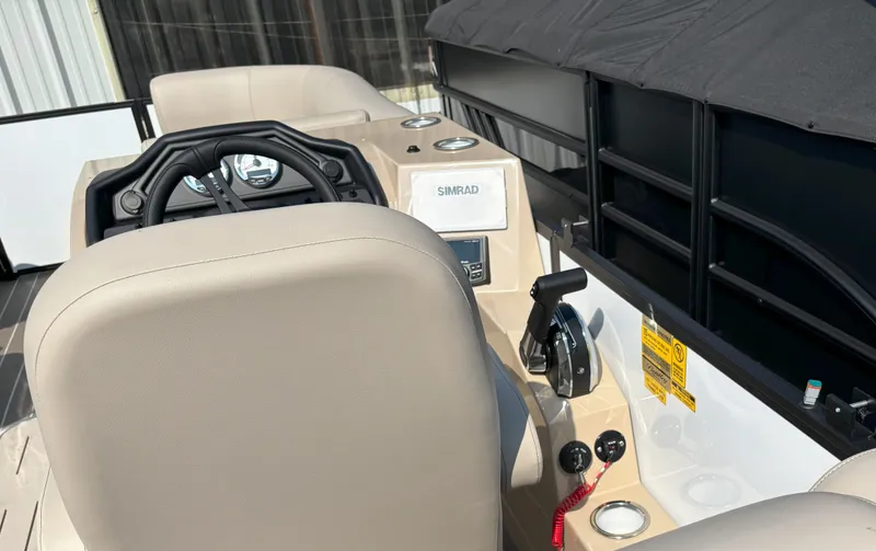 Slide: The Image of Bentley Pontoons Legacy 223 DL Navigator 2026 - 4