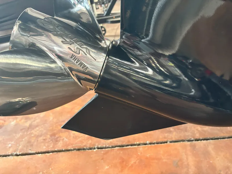 Slide: The Image of Skeeter FXR20 Limited 2025 - 19