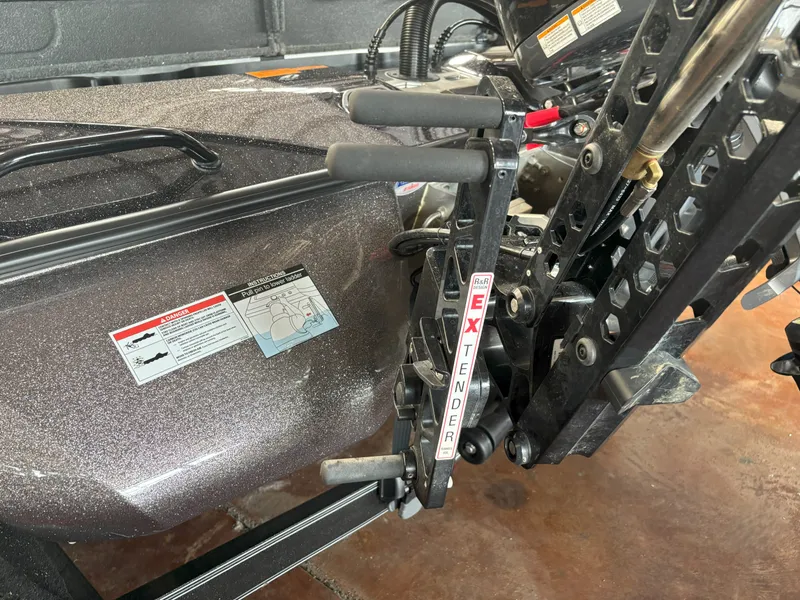 Slide: The Image of Skeeter FXR20 Limited 2025 - 20