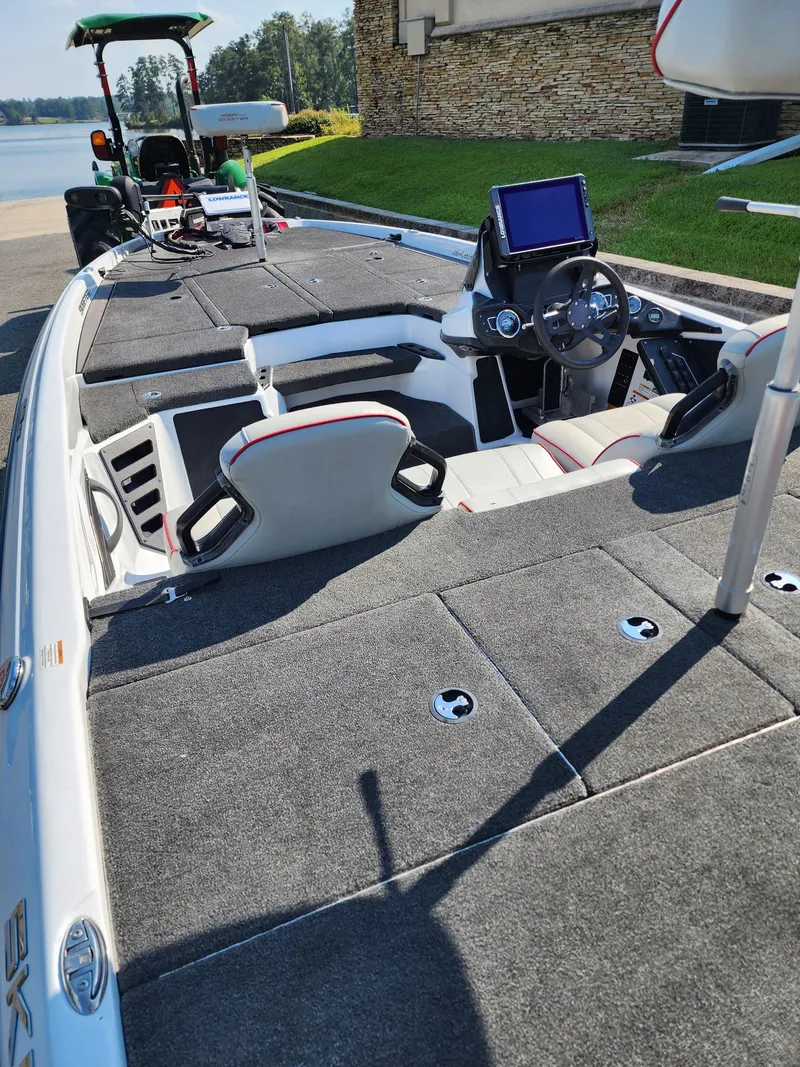 Slide: The Image of Skeeter ZXR20 2021 - 5