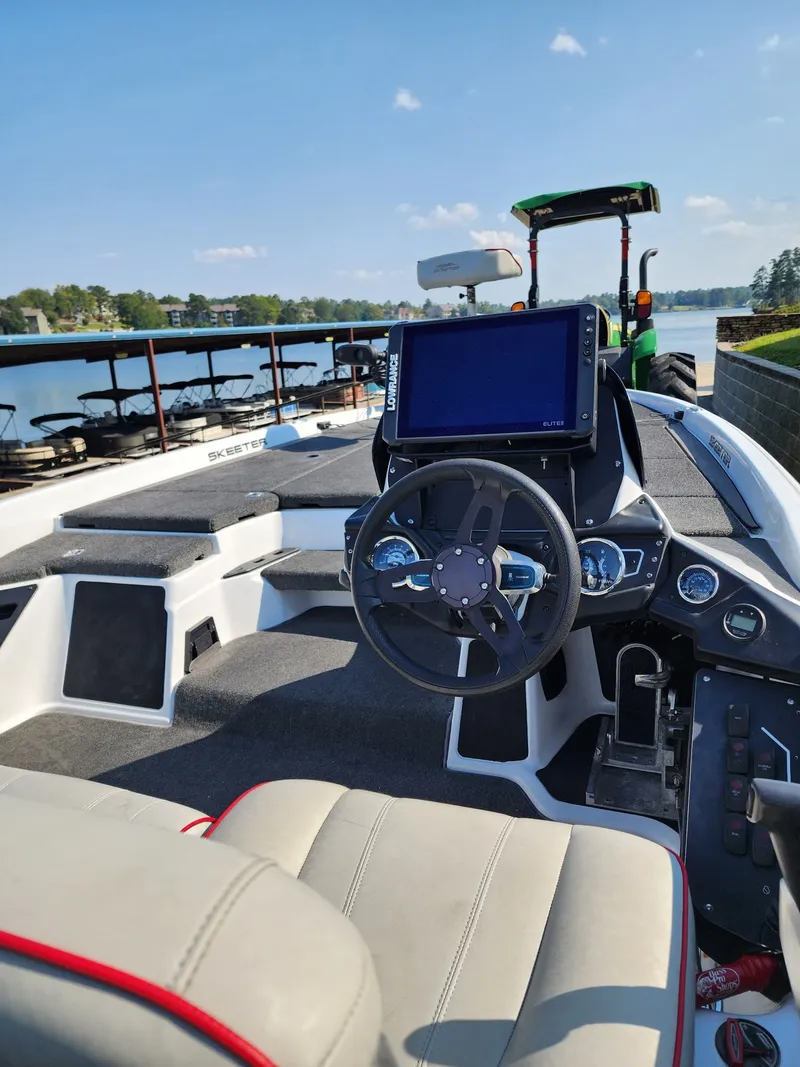 Slide: The Image of Skeeter ZXR20 2021 - 8