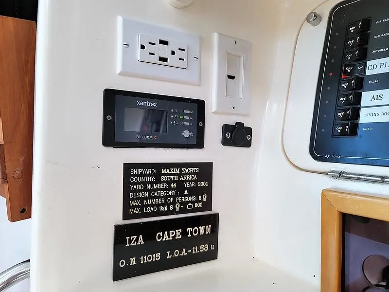 Slide: The Image of Voyage Maxim 380 2004 - 13