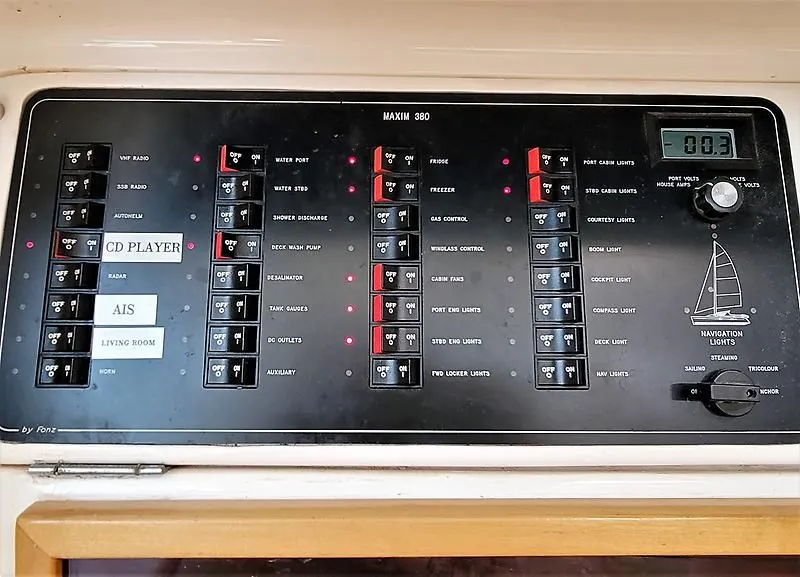 Slide: The Image of Voyage Maxim 380 2004 - 14