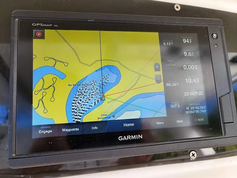 Slide: The Image of Voyage Maxim 380 2004 - 21