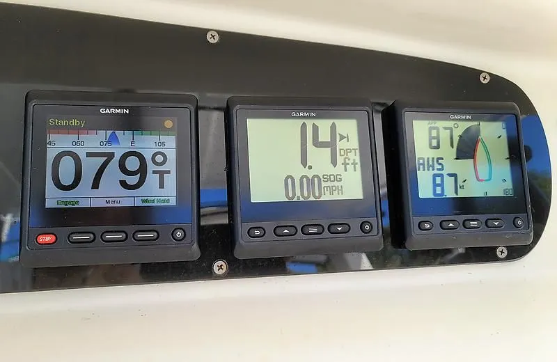 Slide: The Image of Voyage Maxim 380 2004 - 22