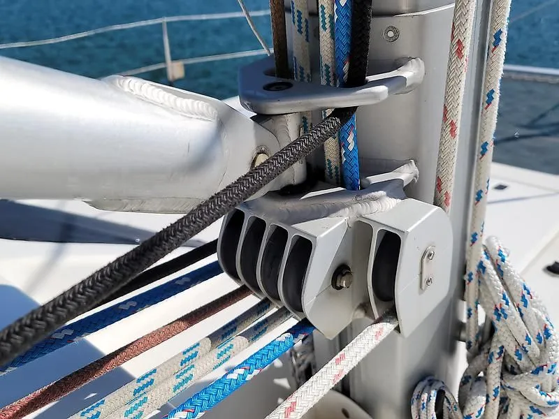 Slide: The Image of Voyage Maxim 380 2004 - 33