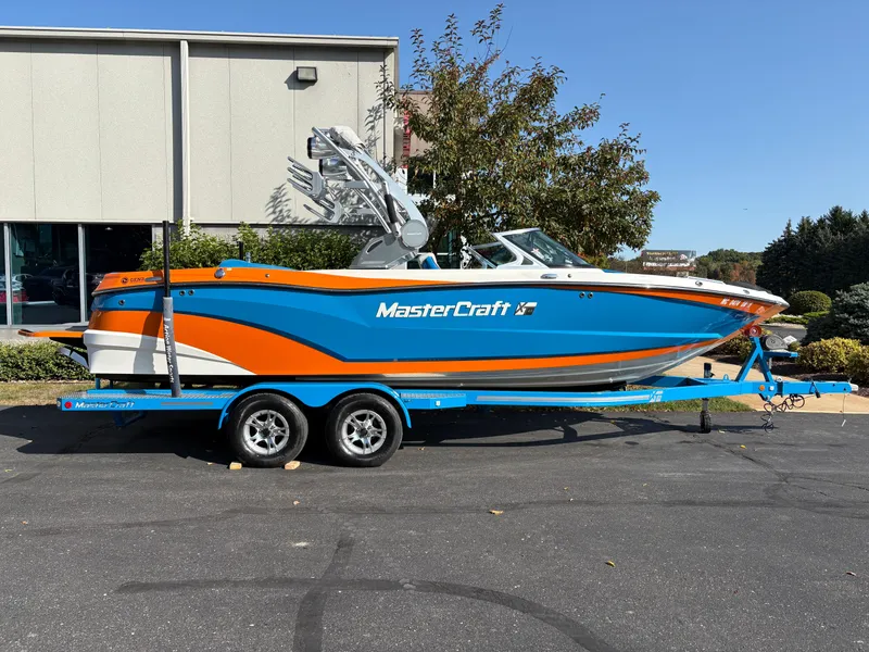 The Image of MasterCraft XT23 2017 - 1