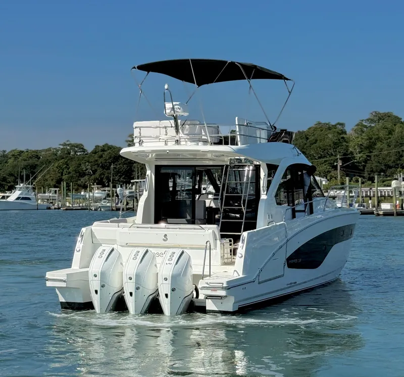 Slide: The Image of Beneteau Antares 12 2024 - 10