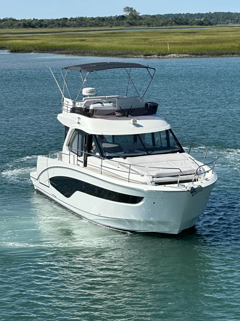 Slide: The Image of Beneteau Antares 12 2024 - 11