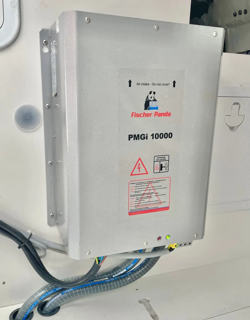 Slide: The Image of Beneteau Antares 12 2024 - 111