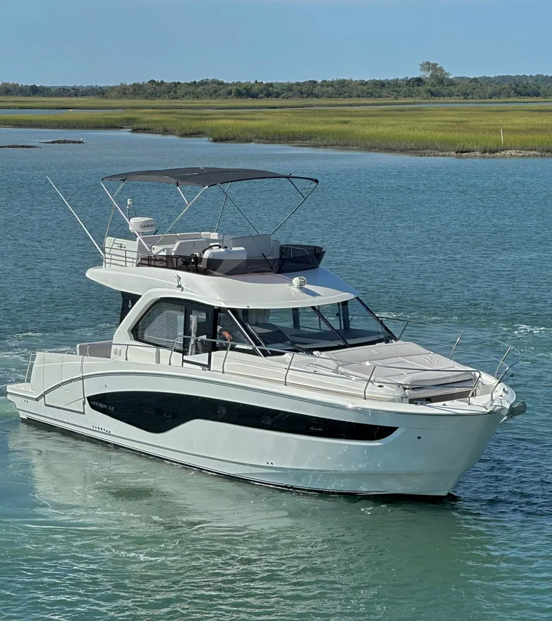 Slide: The Image of Beneteau Antares 12 2024 - 12