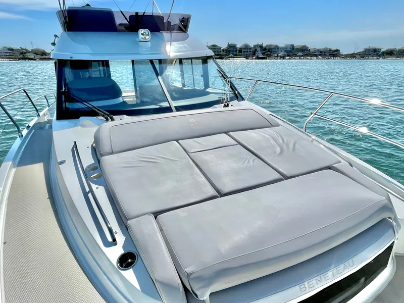 Slide: The Image of Beneteau Antares 12 2024 - 25
