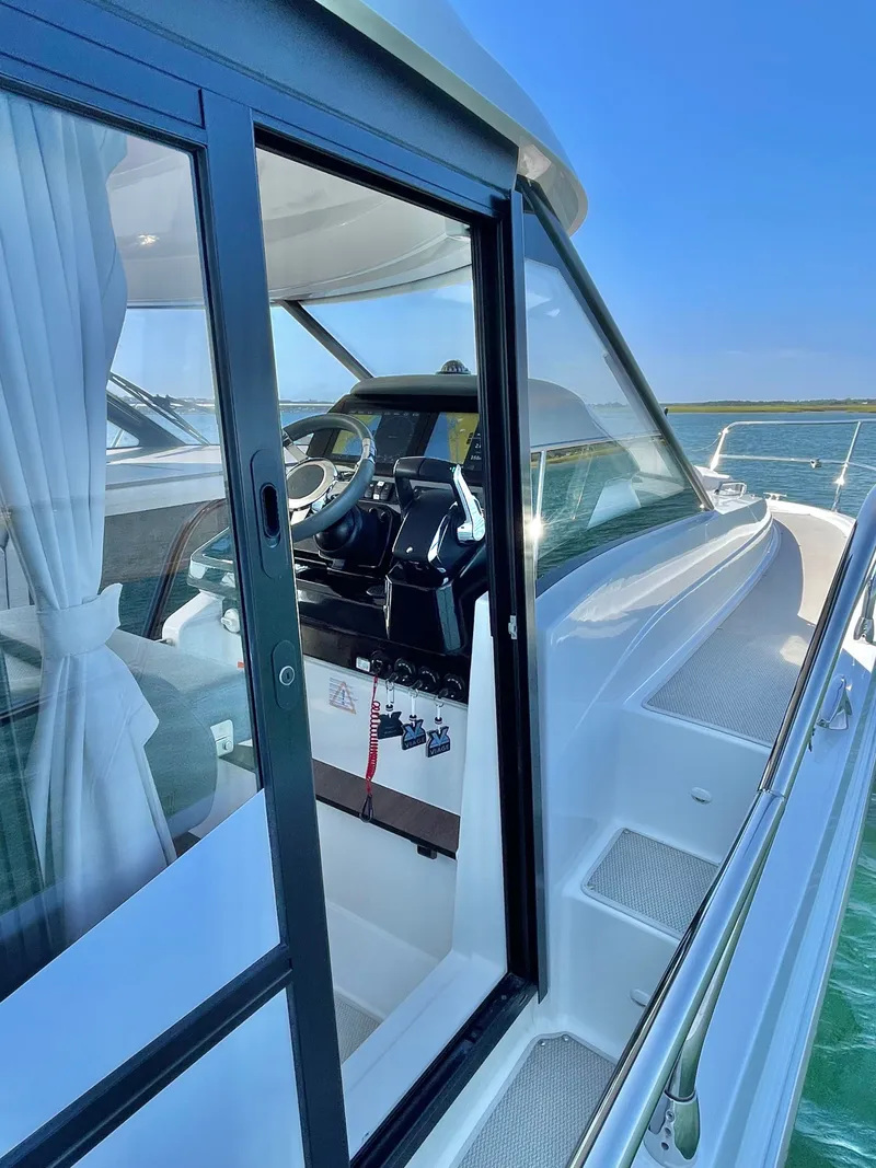 Slide: The Image of Beneteau Antares 12 2024 - 38