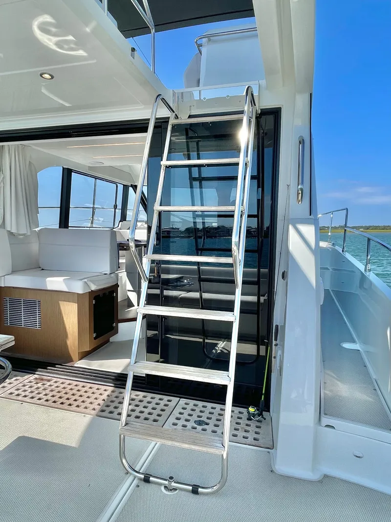 Slide: The Image of Beneteau Antares 12 2024 - 39