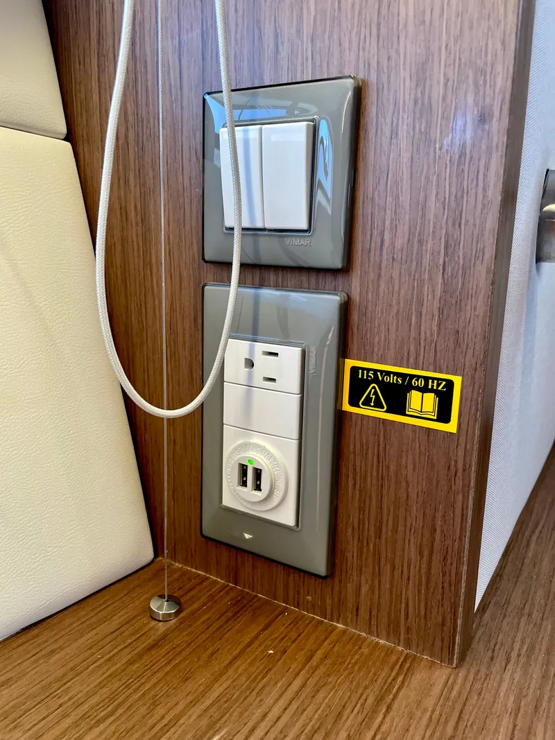 Slide: The Image of Beneteau Antares 12 2024 - 86