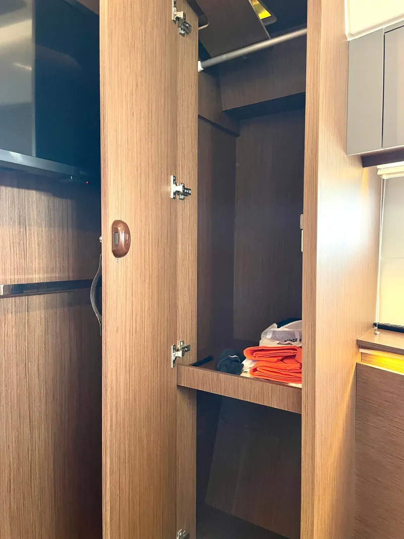 Slide: The Image of Beneteau Antares 12 2024 - 89