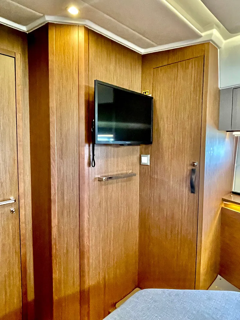 Slide: The Image of Beneteau Antares 12 2024 - 90