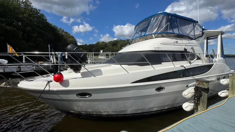 Slide: The Image of 2004 Meridian 459 Exterior Port - 1