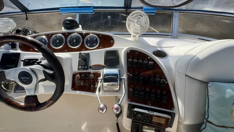 Slide: The Image of 2004 Meridian 459 Flybridge Helm - 11