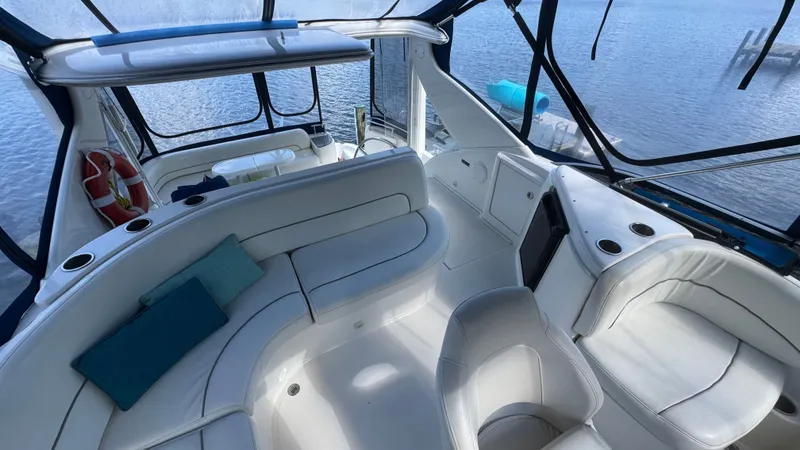 Slide: The Image of 2004 Meridian 459 Flybridge Seating - 12