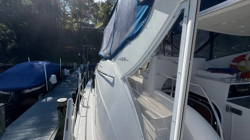 Slide: The Image of 2004 Meridian 459 Side Deck Port - 2