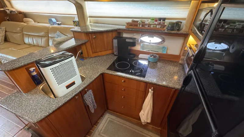 Slide: The Image of 2004 Meridian 459 Galley - 24