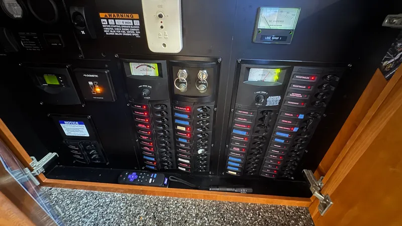 Slide: The Image of 2004 Meridian 459 Control Panel - 25