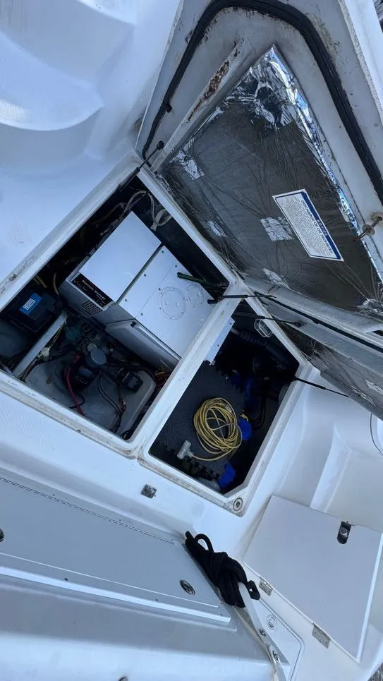 Slide: The Image of 2004 Meridian 459 Storage - 51