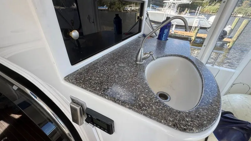 Slide: The Image of 2004 Meridian 459 Refreshment Station - 6