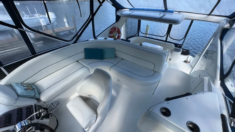 Slide: The Image of 2004 Meridian 459 Flybridge Seating - 8
