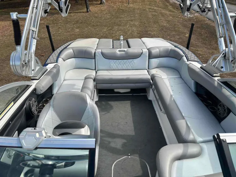 Slide: The Image of MasterCraft X30 2014 - 8