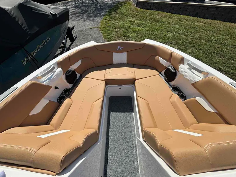 Slide: The Image of MasterCraft XT24 2026 - 11