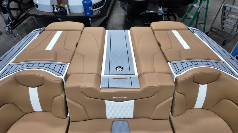 Slide: The Image of MasterCraft XT24 2026 - 17