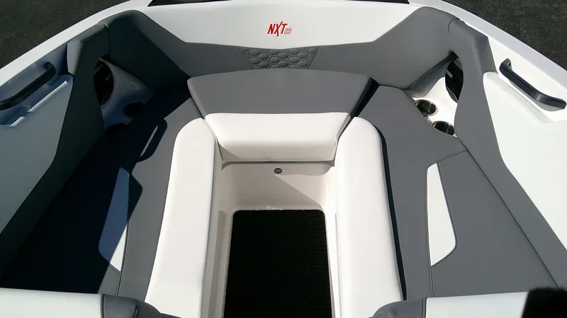 Slide: The Image of MasterCraft NXT22 2026 - 18