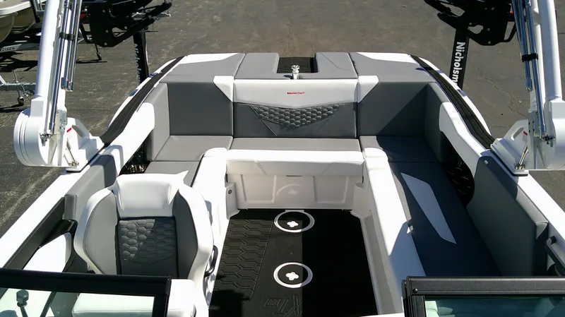 Slide: The Image of MasterCraft NXT22 2026 - 20