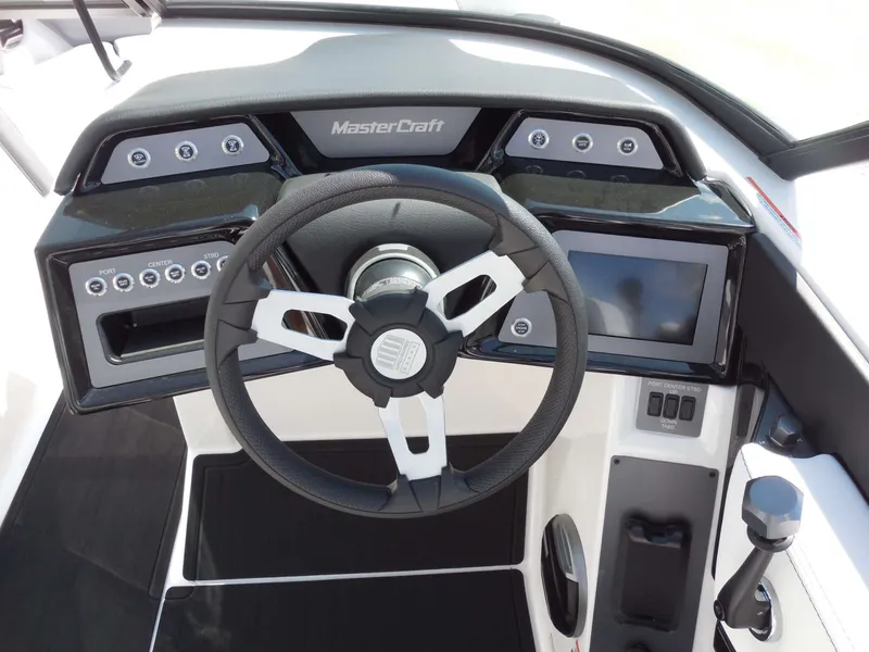 Slide: The Image of MasterCraft NXT22 2026 - 15
