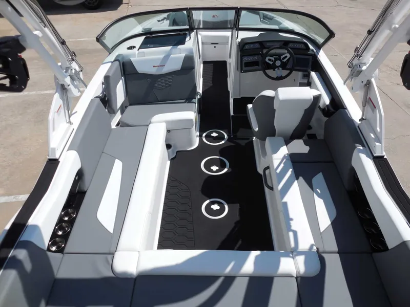 Slide: The Image of MasterCraft NXT22 2026 - 13