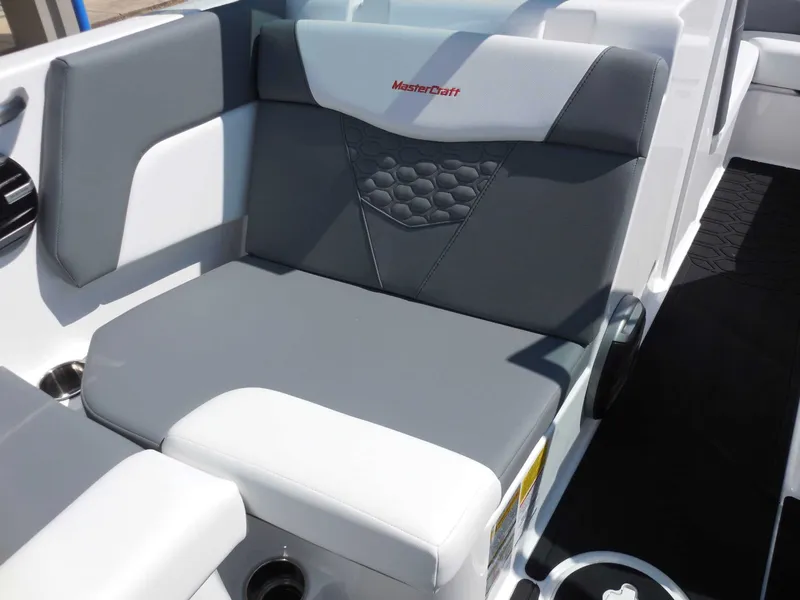 Slide: The Image of MasterCraft NXT22 2026 - 22