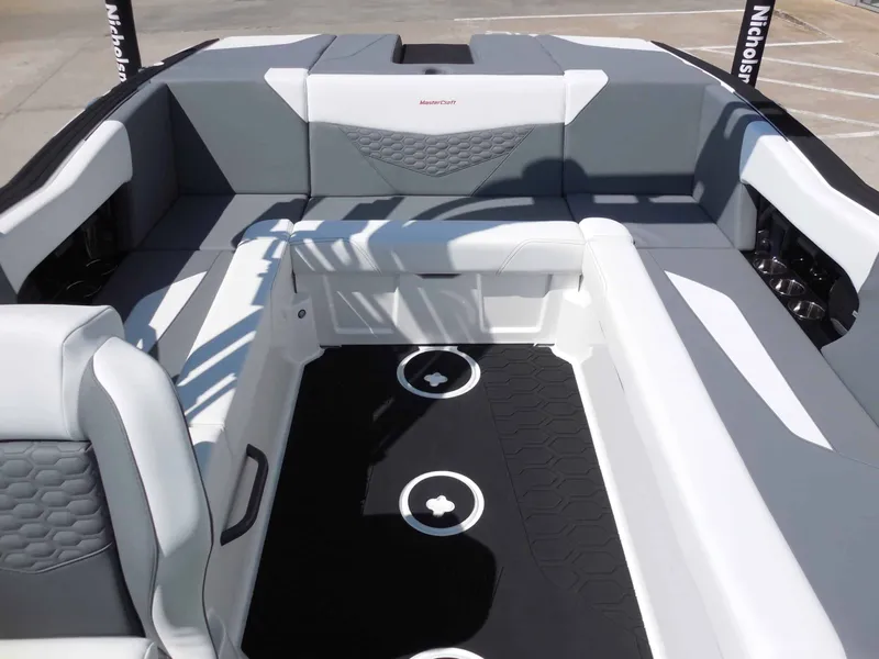 Slide: The Image of MasterCraft NXT22 2026 - 19