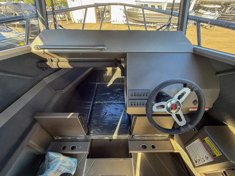 Slide: The Image of Stabi-Craft 2750 Ultra Centrecab 2026 - 11