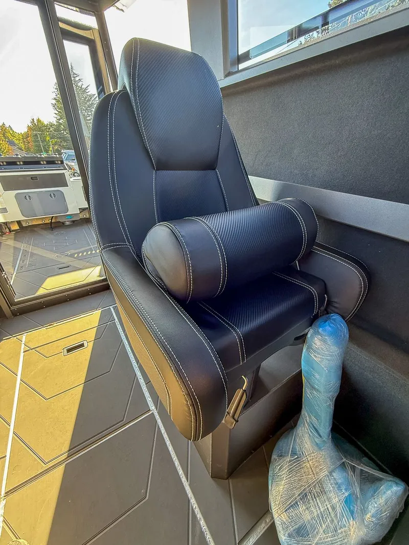 Slide: The Image of Stabi-Craft 2750 Ultra Centrecab 2026 - 14