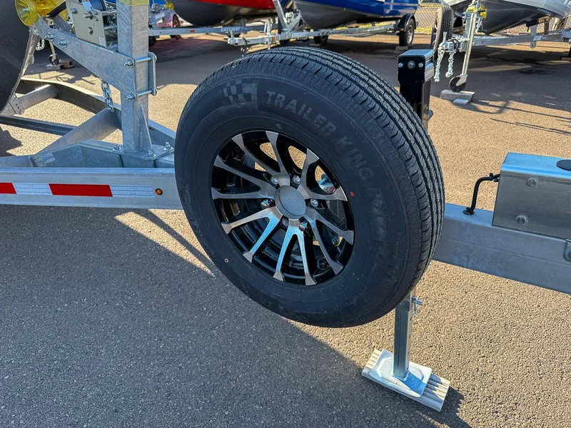 Slide: The Image of Stabi-Craft 2750 Ultra Centrecab 2026 - 26