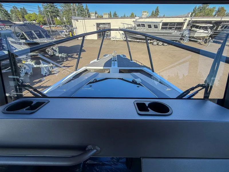 Slide: The Image of Stabi-Craft 2750 Ultra Centrecab 2026 - 9